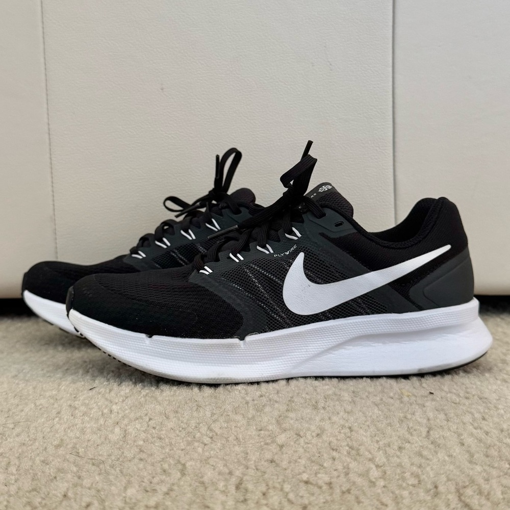 Nike Black and White Women's Running Shoes